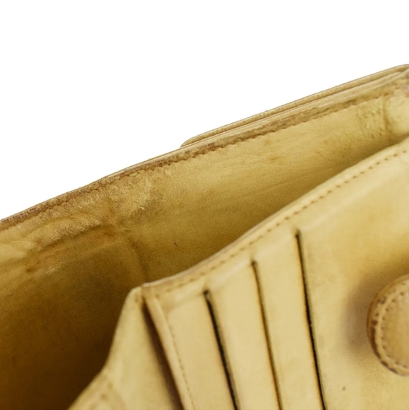 CHANEL COMPACT WALLET - Picture 12 of 15